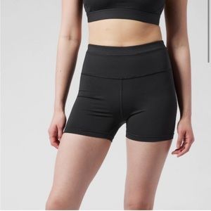 Athleta Accelerate Shortie black shorts